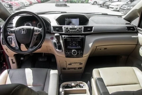 2016 honda odyssey inside