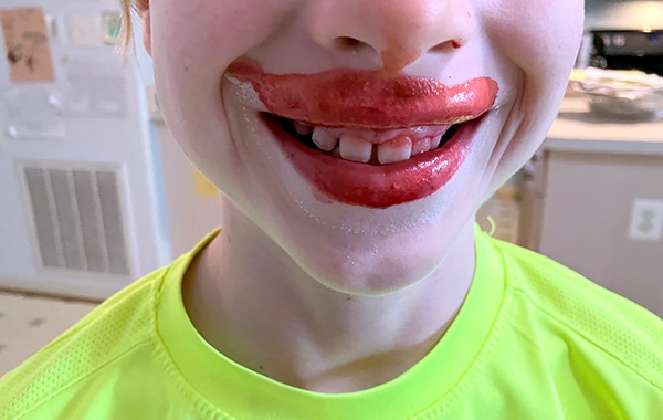 beet red lips