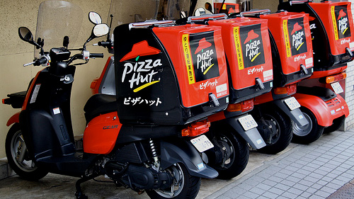 pizza hut delivery bikes