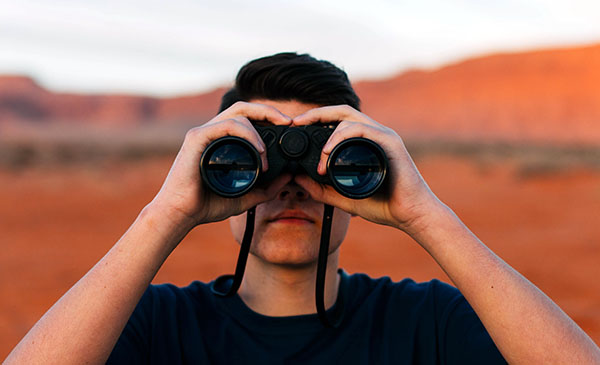 spying binoculars